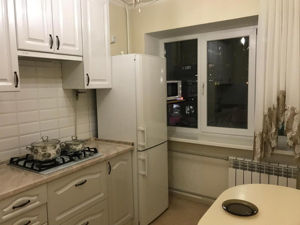 Sunny Apartment Overlooking The Royal Village Kiev Eksteriør bilde